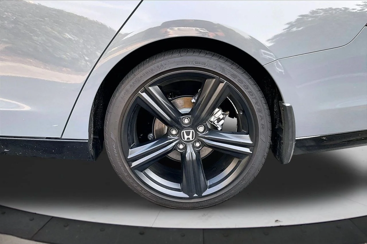 Certified Used 2025  Honda Sport-L image 35