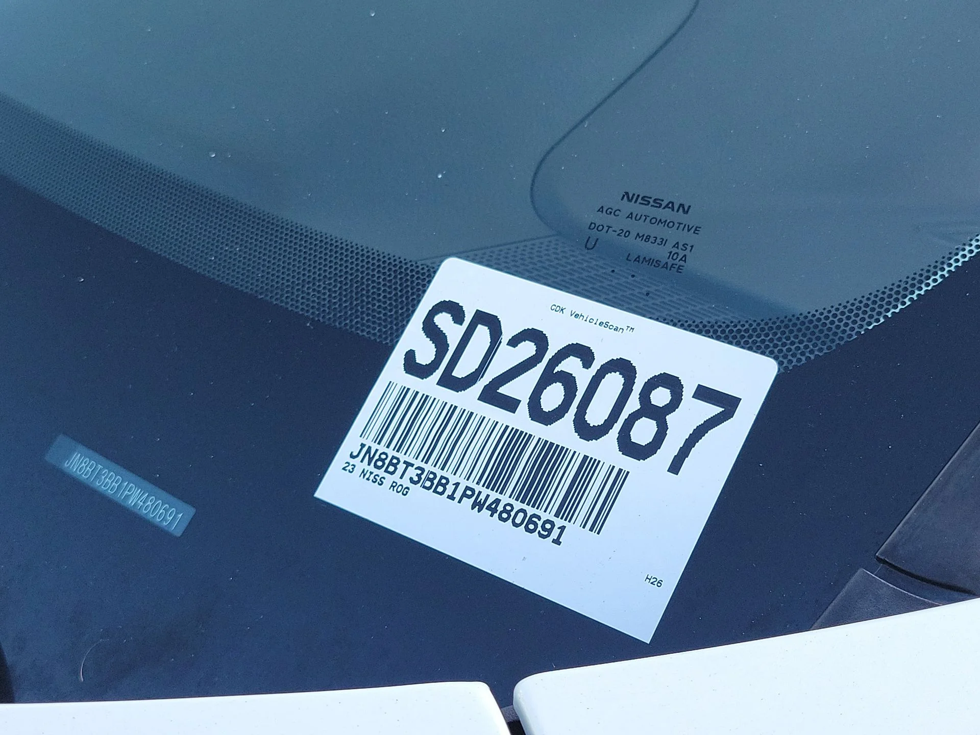 Used 2023 White Nissan SV image 7
