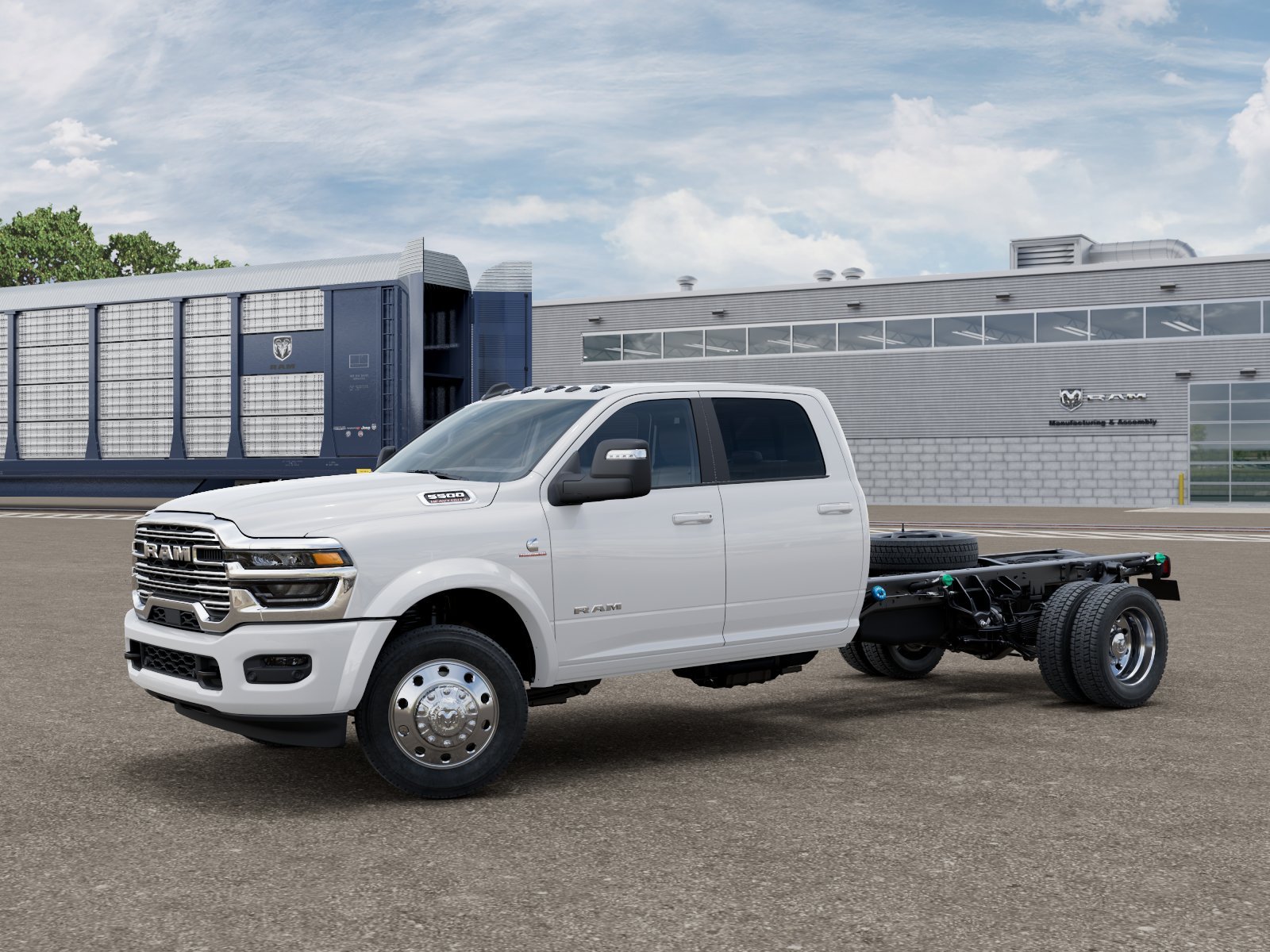 New 2027 Bright White Clear-Coat Paint RAM Tradesman 4x4 Crew Cab 84" CA 197.4" WB image 2