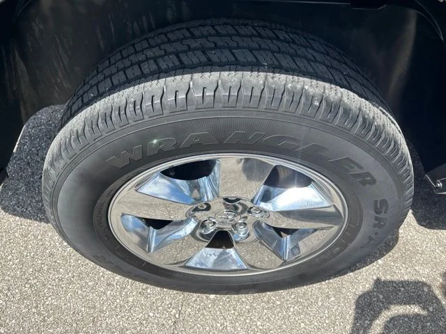 Used 2009 Gray Dodge Sport image 22