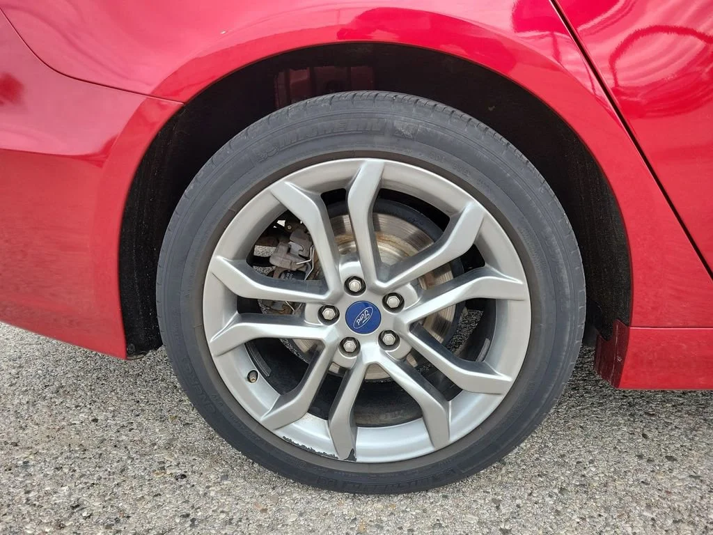 Used 2020 Red Ford SEL image 5