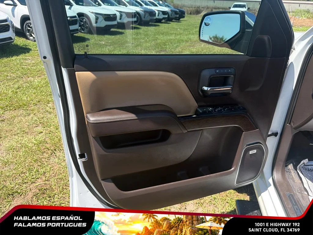 Used 2017 WHITE FROST TRICOAT GMC Denali image 11
