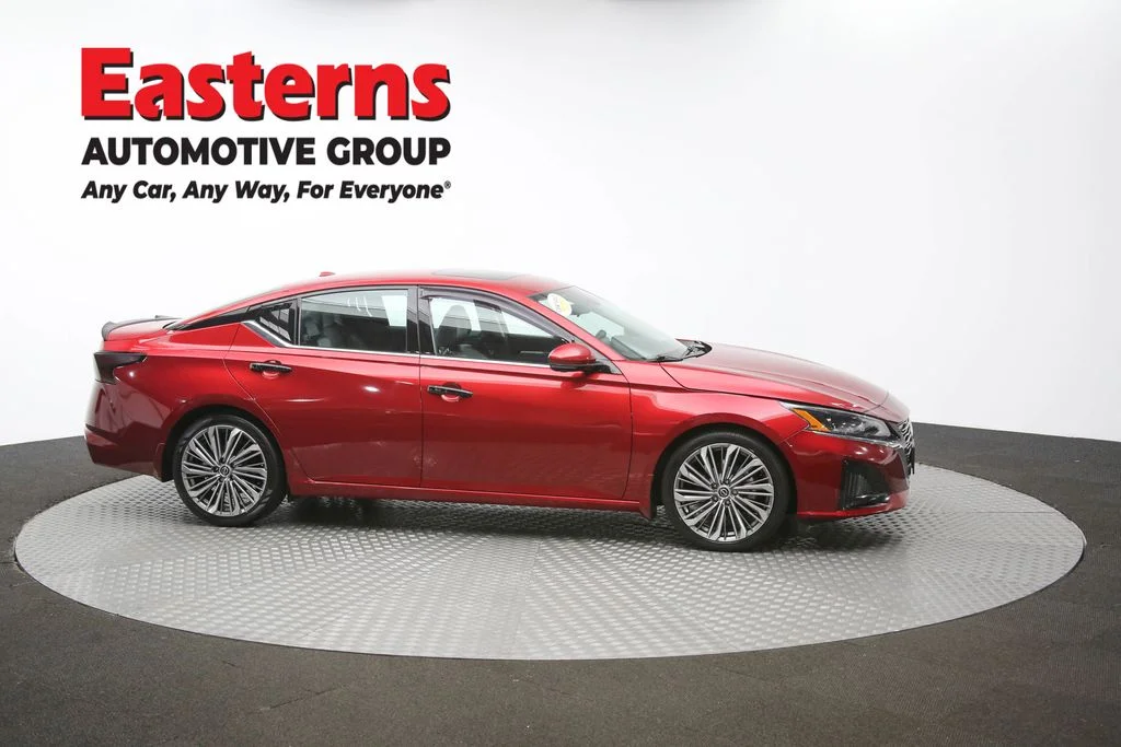 Used 2023 Red Nissan 2.5 SL image 46