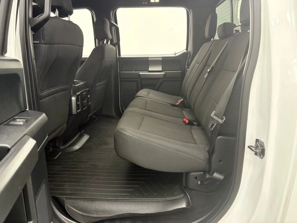 Used 2016 Oxford White Ford XLT image 36