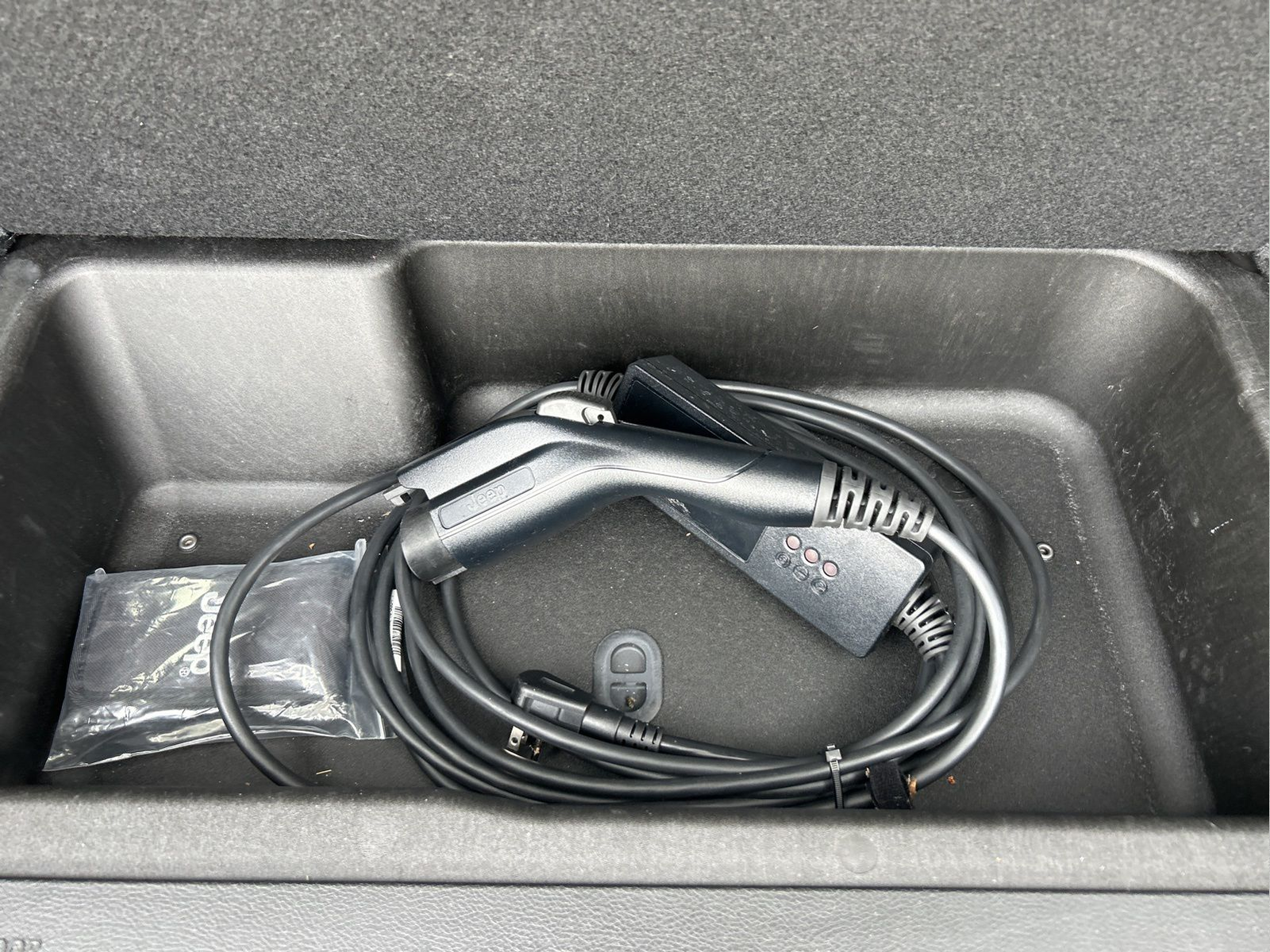 Used 2023 Black Jeep  image 35