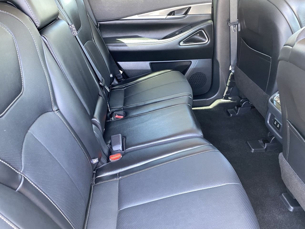 Certified Used 2026 Mineral Black INFINITI LUXE image 12