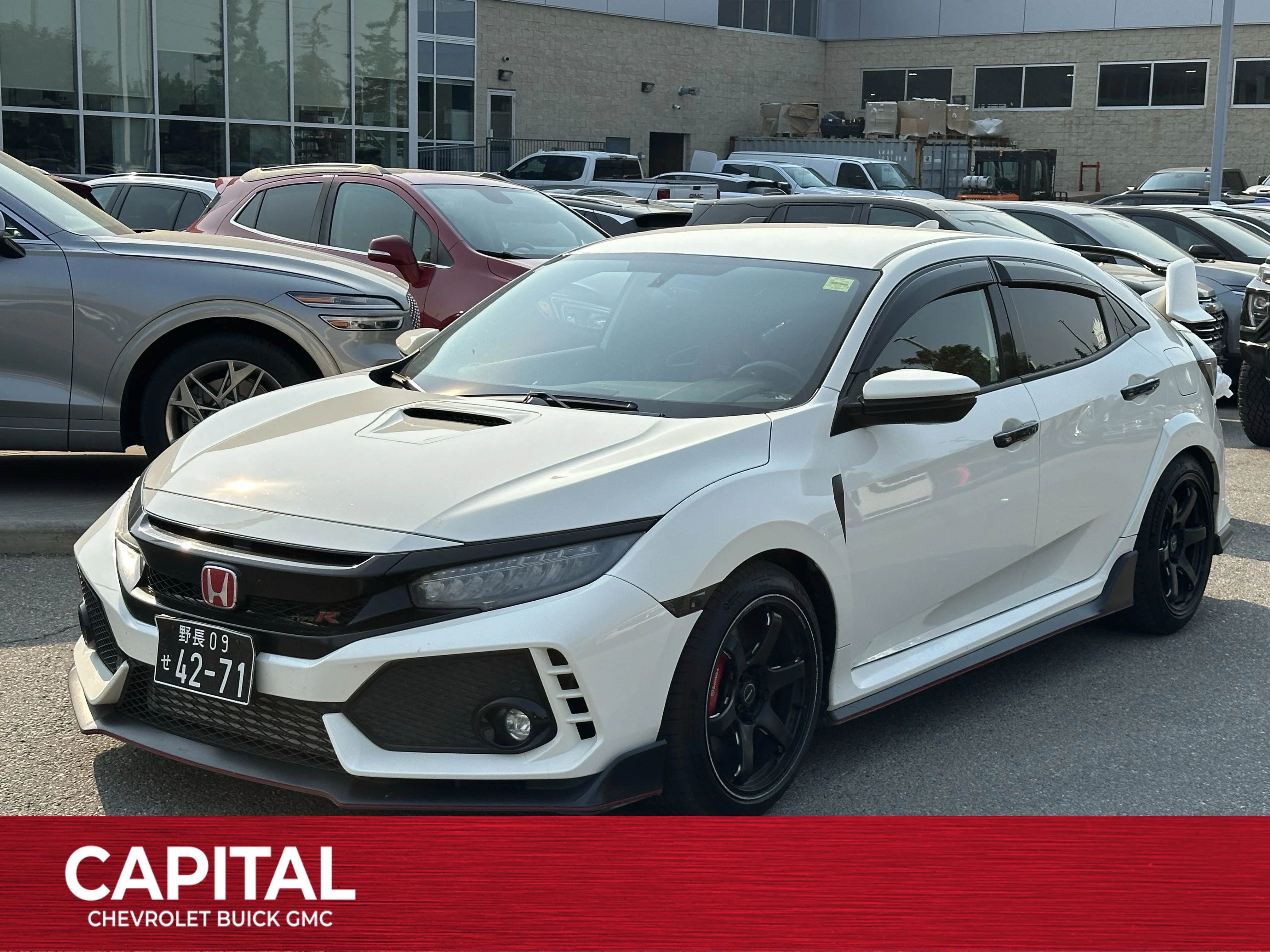 Used 2018 White Honda  image 1