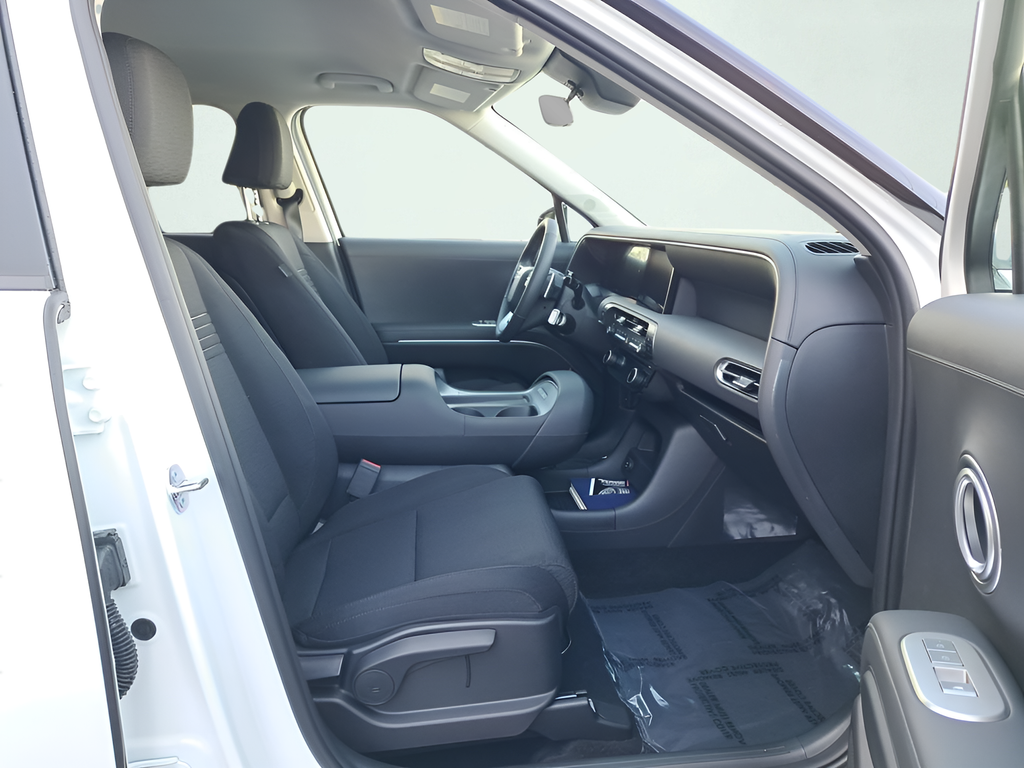 New 2026 White Hyundai SE image 16
