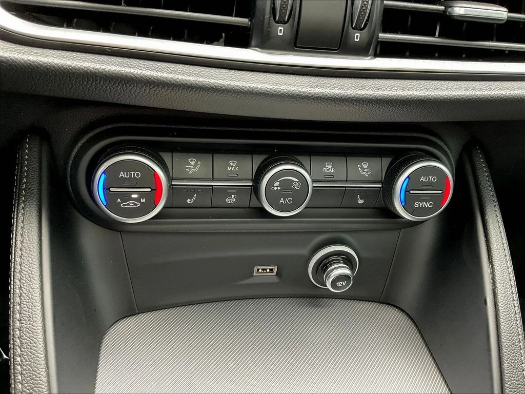Used 2024 White Alfa Romeo Veloce image 15