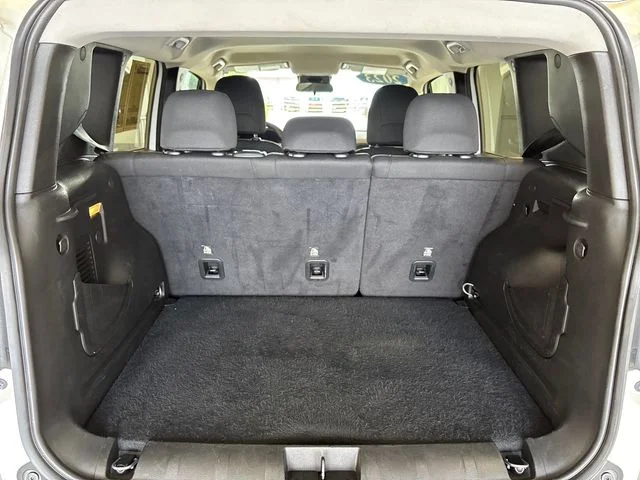 Used 2023 Alpine White Jeep Latitude image 18