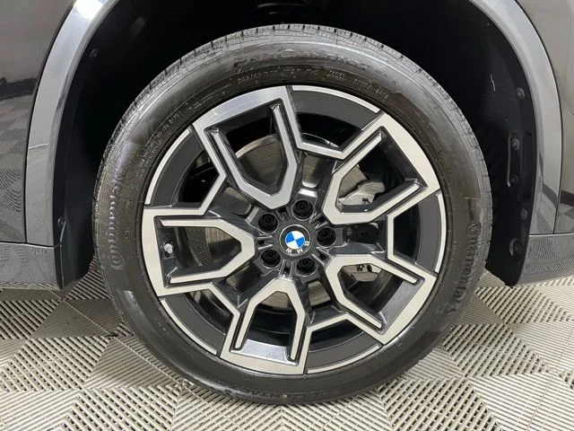 New 2026 Black Sapphire Metallic BMW xDrive28i image 24