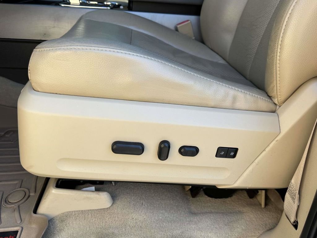 Used 2013 Blue Ford XLT image 21