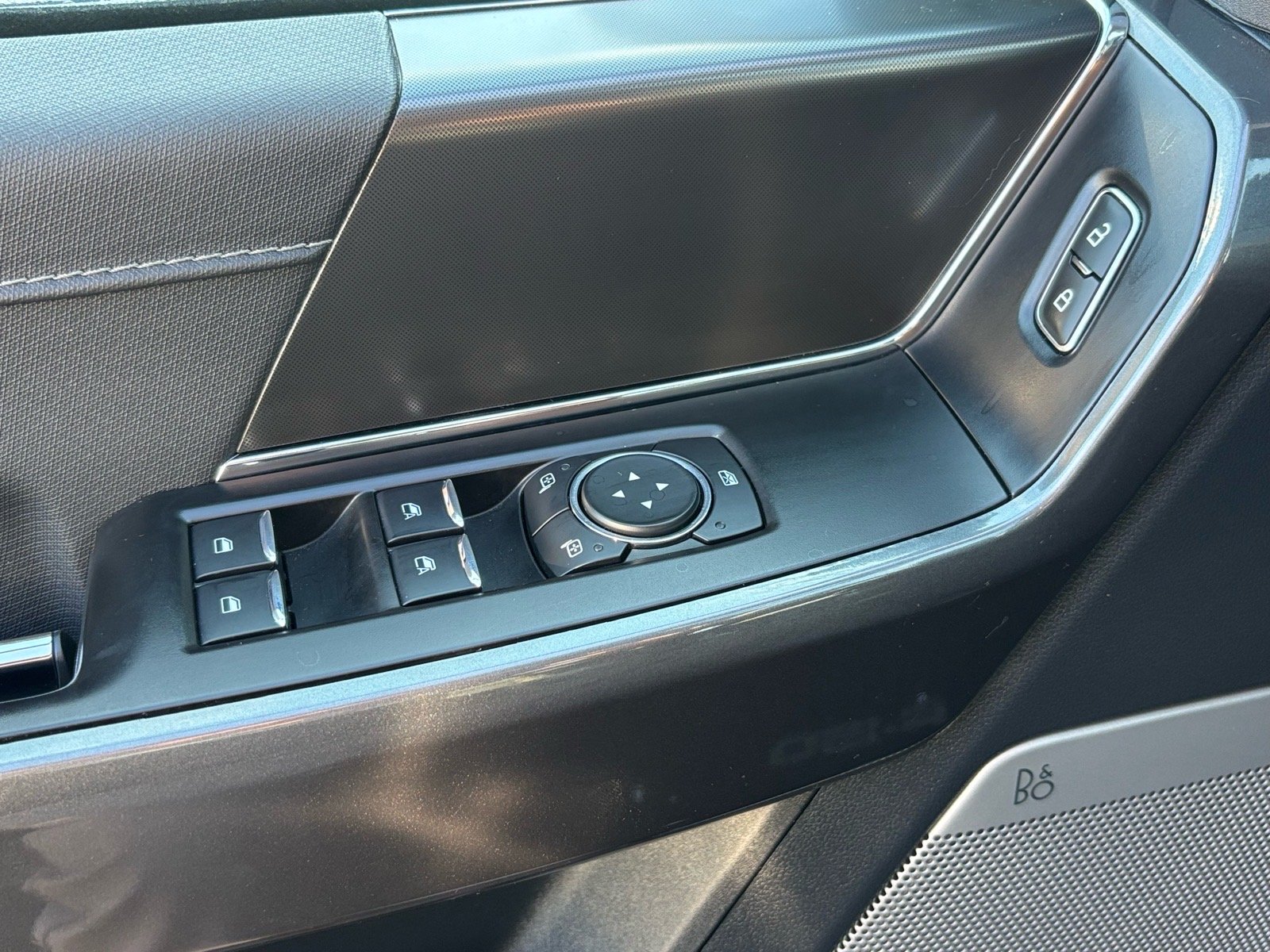 Used 2023 Iconic Silver Ford XLT image 8