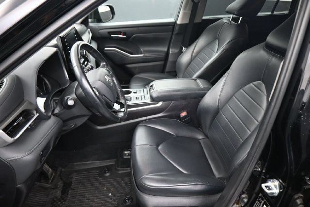 Used 2021 Black Toyota XLE image 23