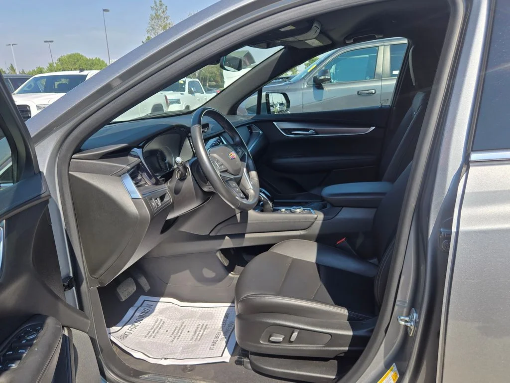 Used 2024 Silver Cadillac Luxury image 6