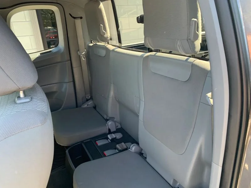 Used 2015 Gray Toyota Pickup 4D 6 ft image 27