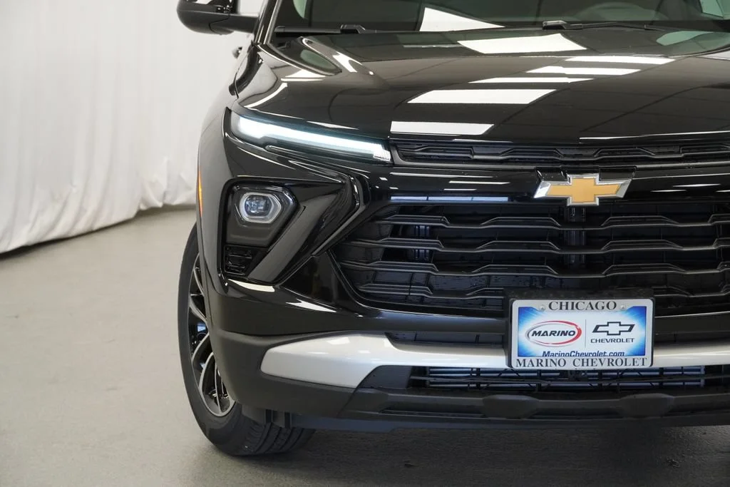 New 2026 Mosaic Black Metallic Chevrolet LT image 32