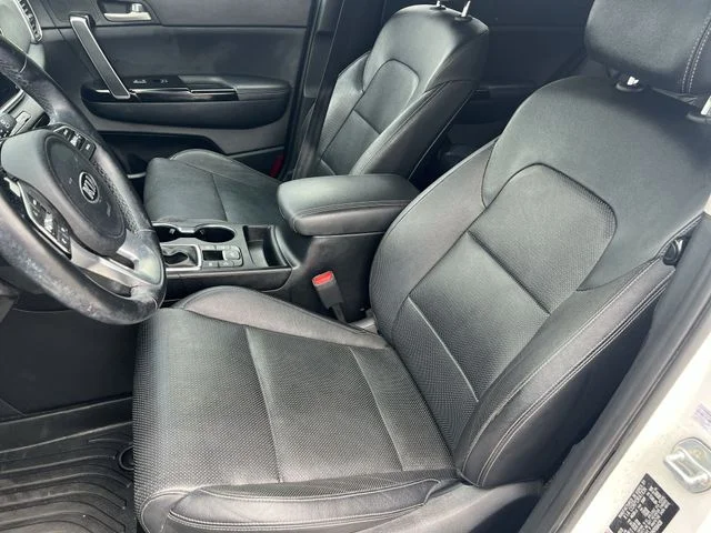Used 2022 White Kia EX image 37