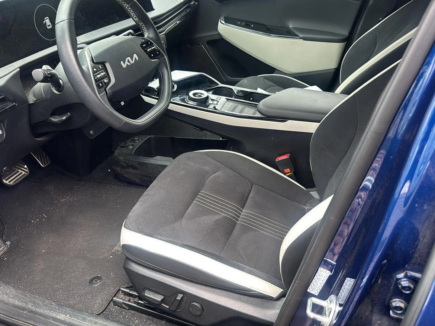 Used 2024 Yacht Blue Kia GT-Line image 8