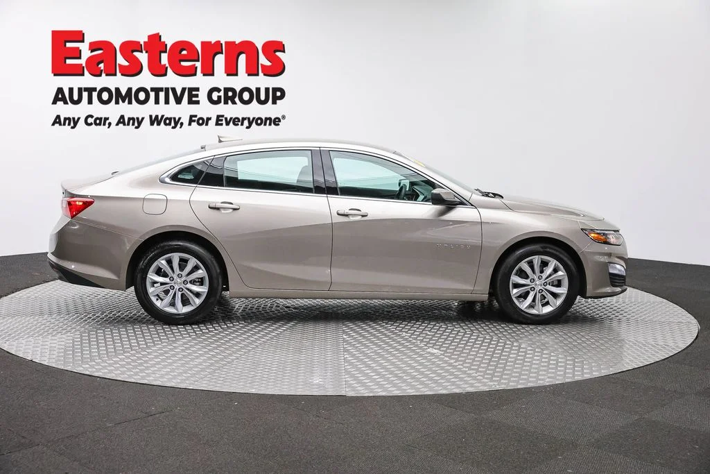 Used 2025 Gray Chevrolet LT image 4