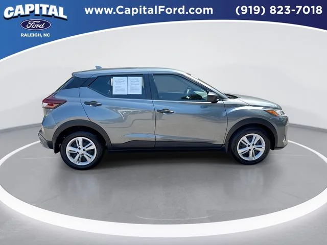 Used 2025 Gray Nissan S image 9