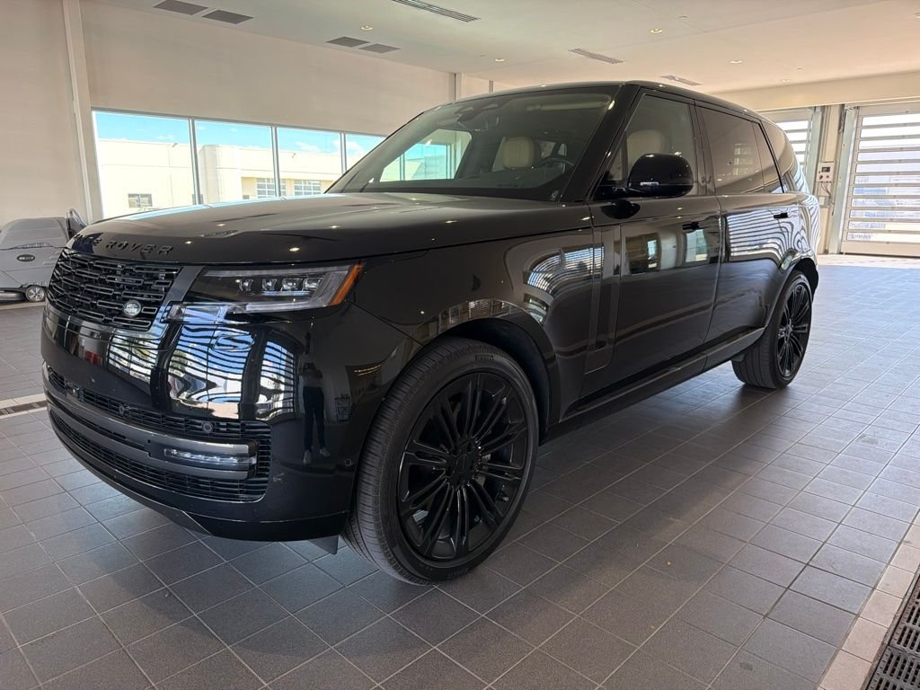 Used 2026  Land Rover SE image 1