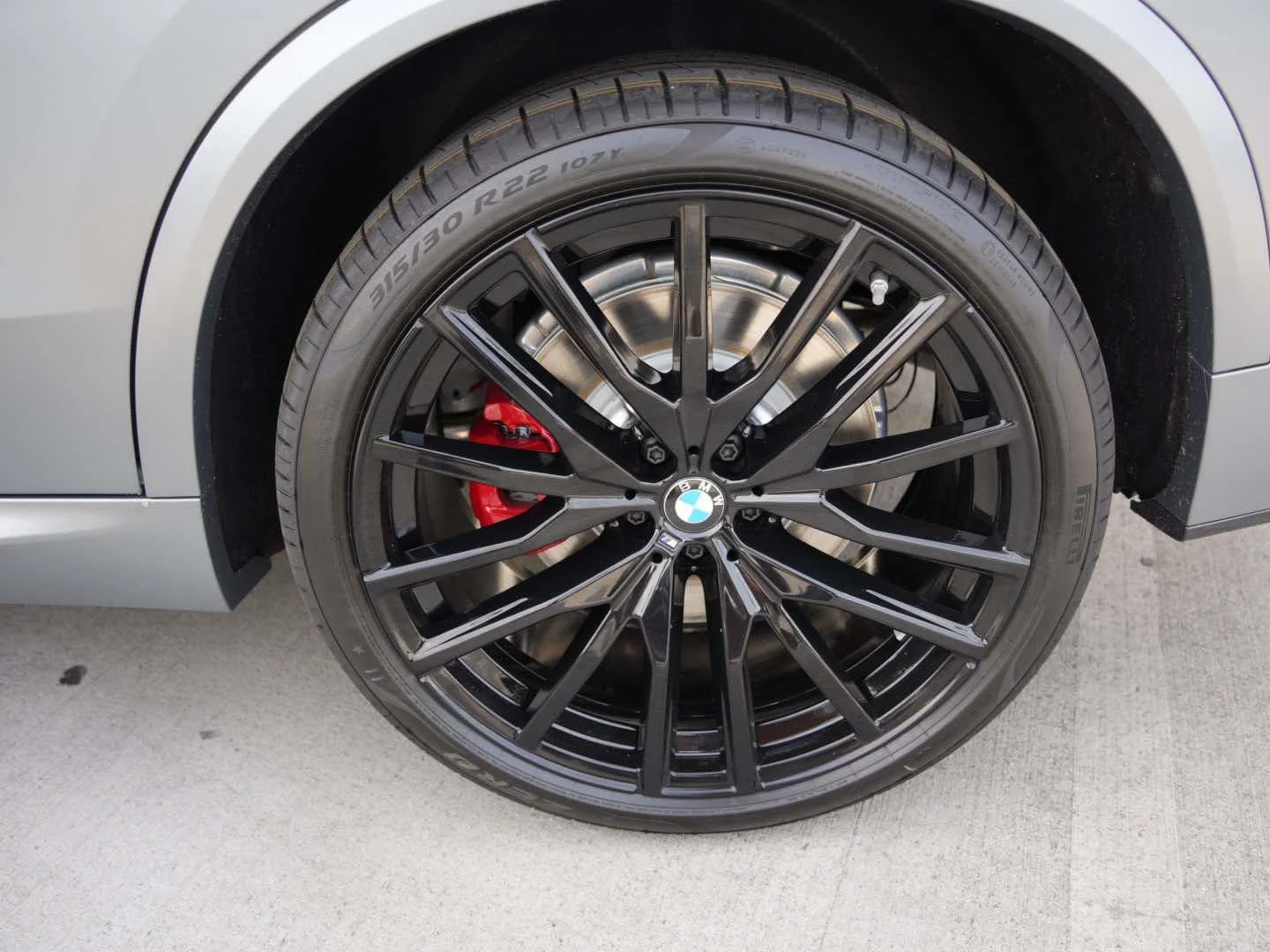 New 2026 Frozen Pure Grey Metallic BMW M60i image 6