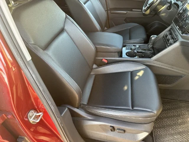 Used 2018 Red Volkswagen SEL image 34