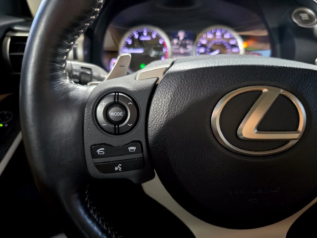 Used 2016 White Lexus 200t image 16