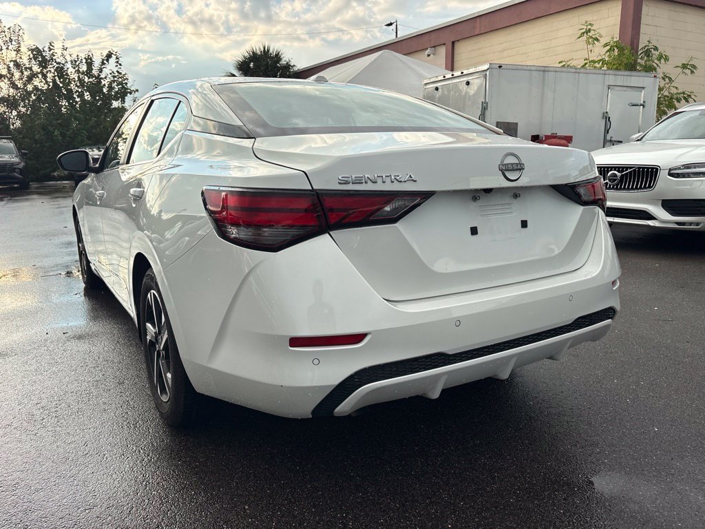 Used 2025 White Nissan SV image 5