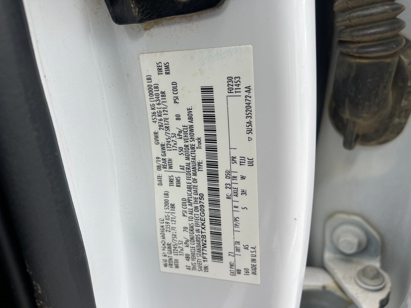 Used 2019 White Ford XL image 31