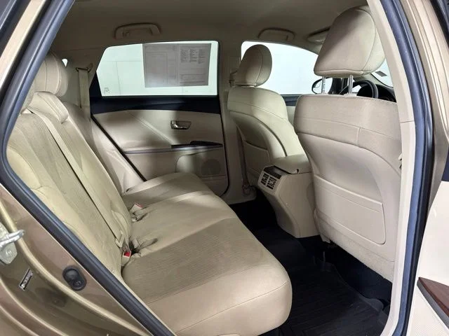 Used 2013 Golden Toyota LE image 5