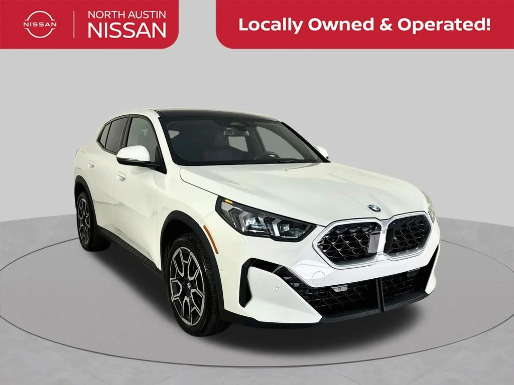 Used 2025 White BMW xDrive28i image 1