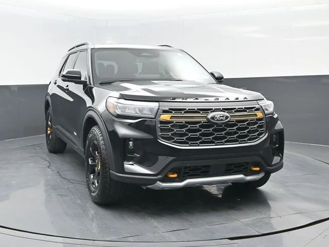 New 2026 Agate Black Metallic Ford Tremor® image 2
