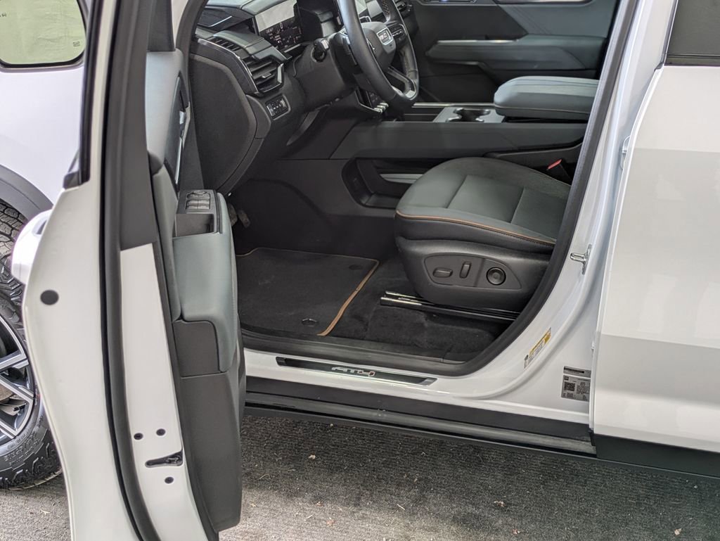 2026 GMC Acadia AT4 - Photo 31