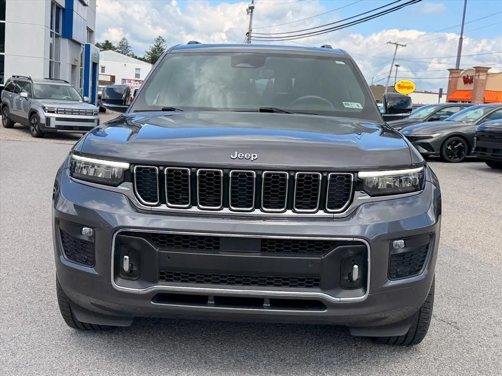 Used 2021 Gray Jeep Overland image 17