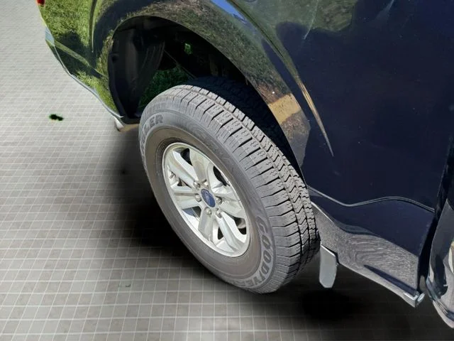 Used 2022 Blue Ford XLT image 16