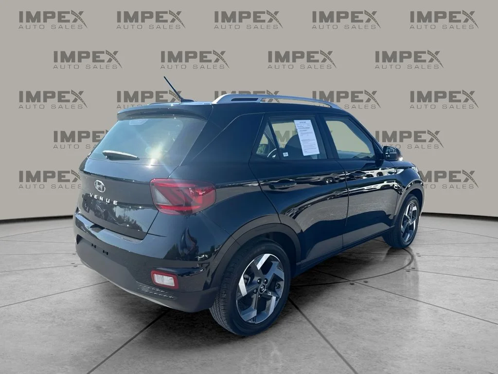 Used 2024 Black Hyundai SEL image 5