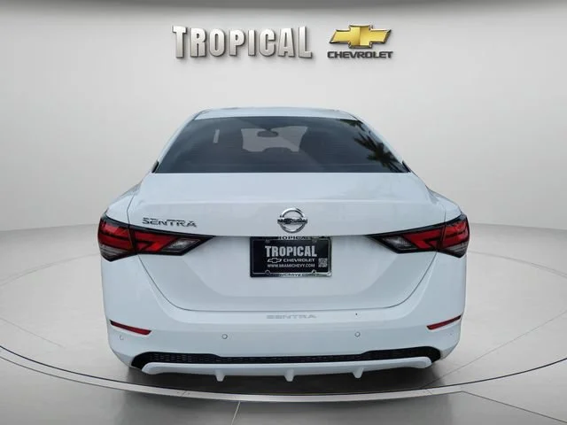 Used 2023  Nissan S image 4