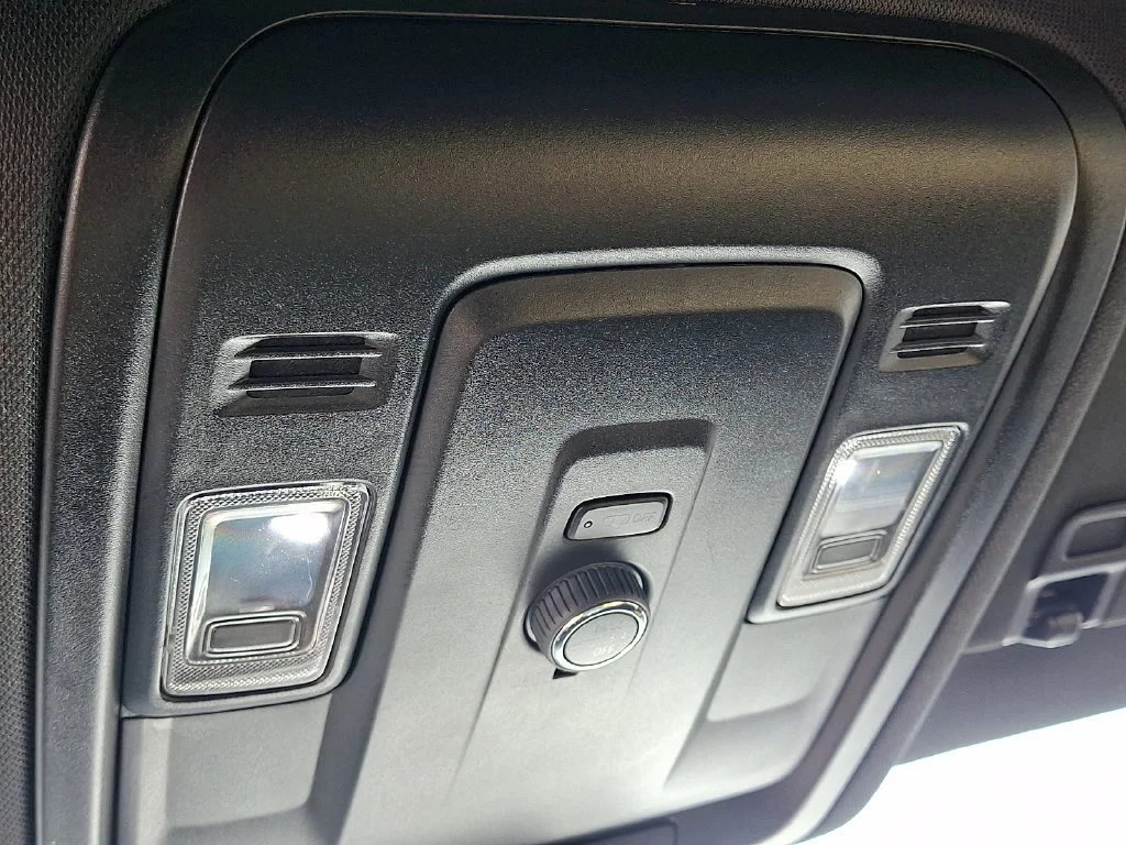 Used 2025 Black Chevrolet Z71 image 23