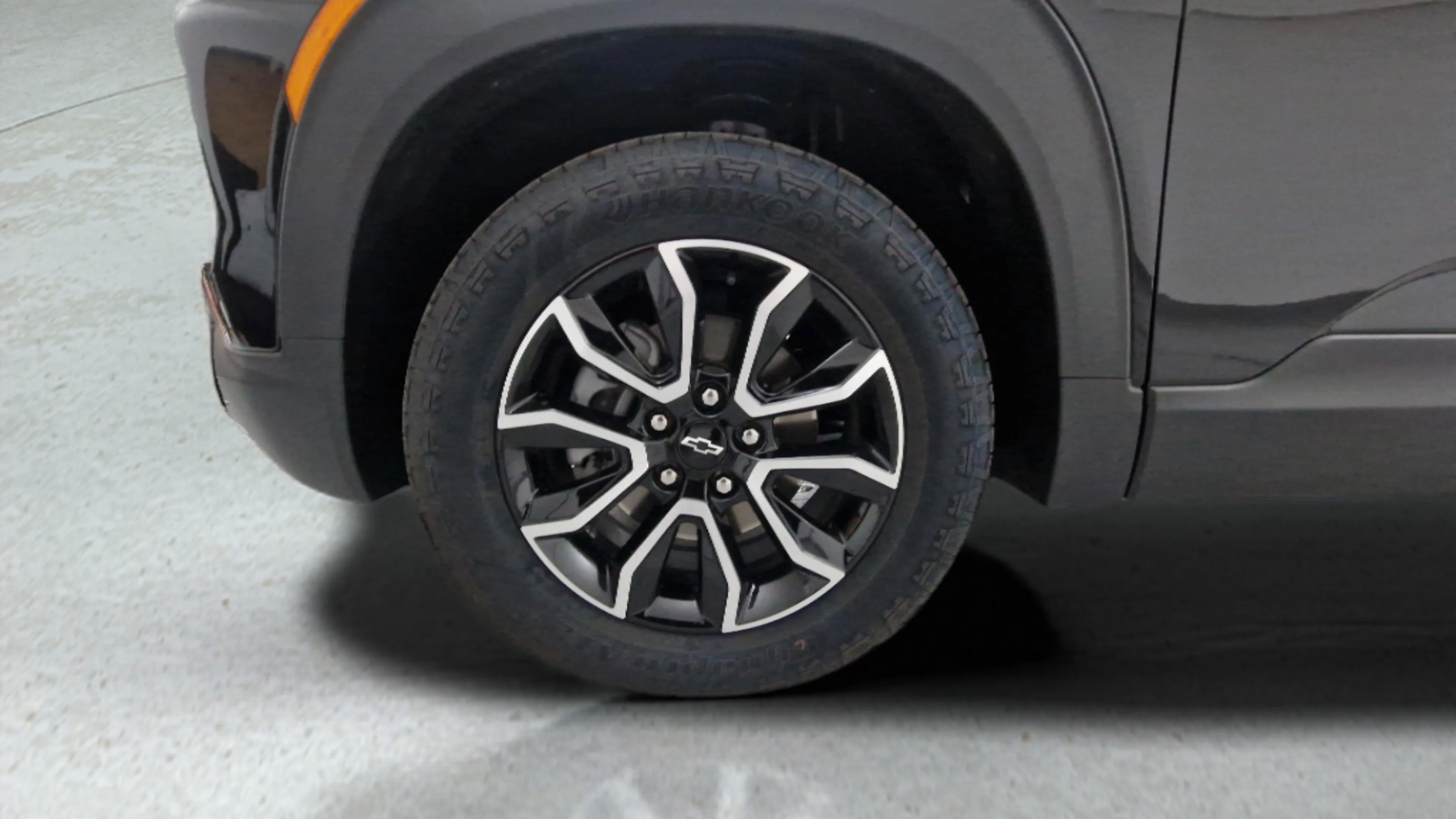 New 2025 Mosaic Black Metallic Chevrolet ACTIV image 11