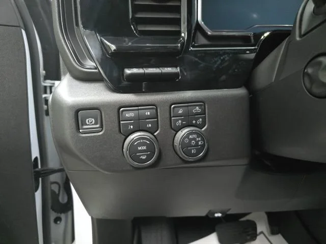 2025 Chevrolet Silverado 1500 ZR2 - Photo 18