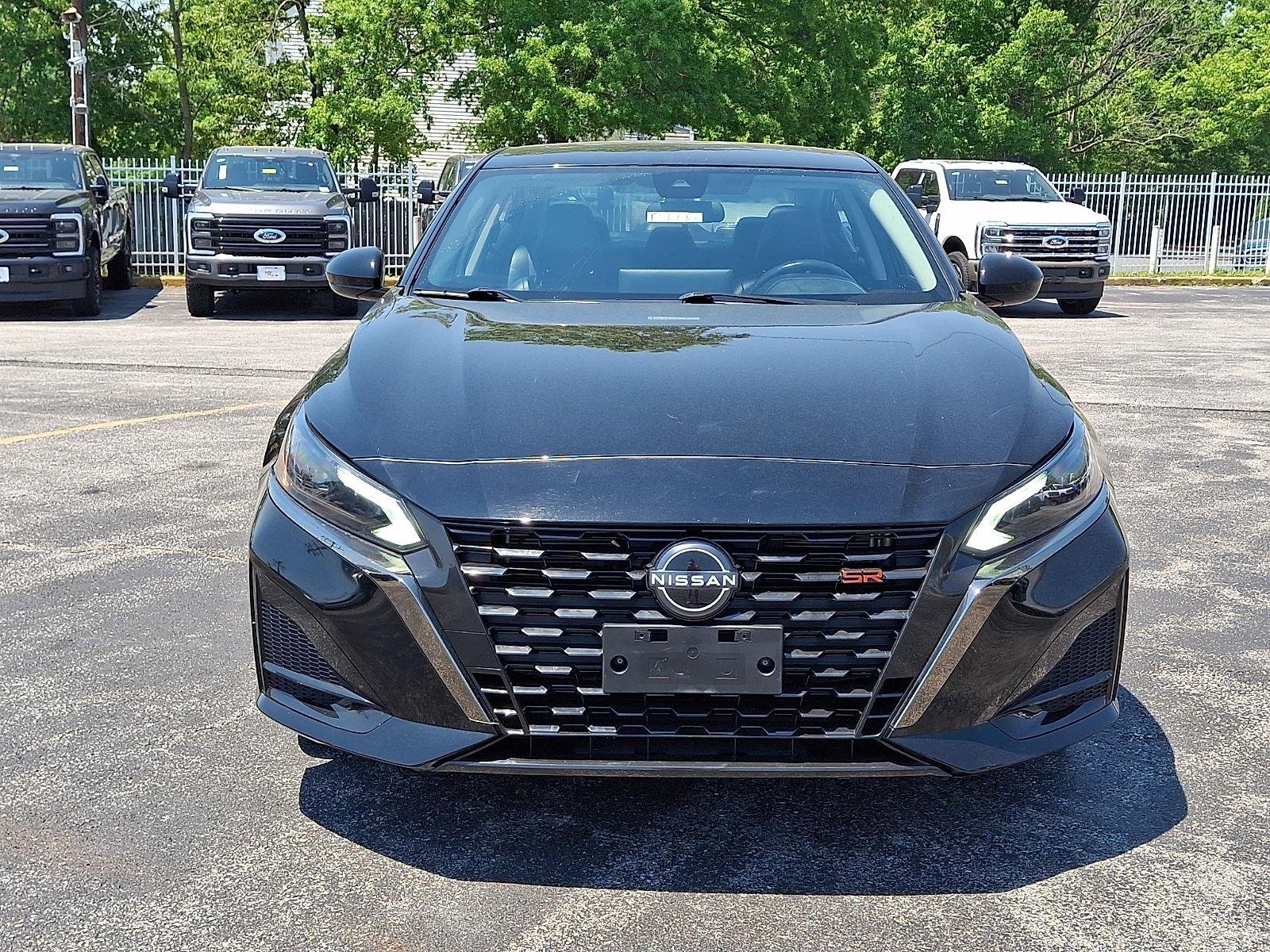Used 2024 Black Nissan 2.5 SR image 2