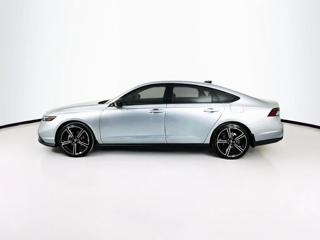 New 2026 Solar Silver Metallic Honda SE image 4