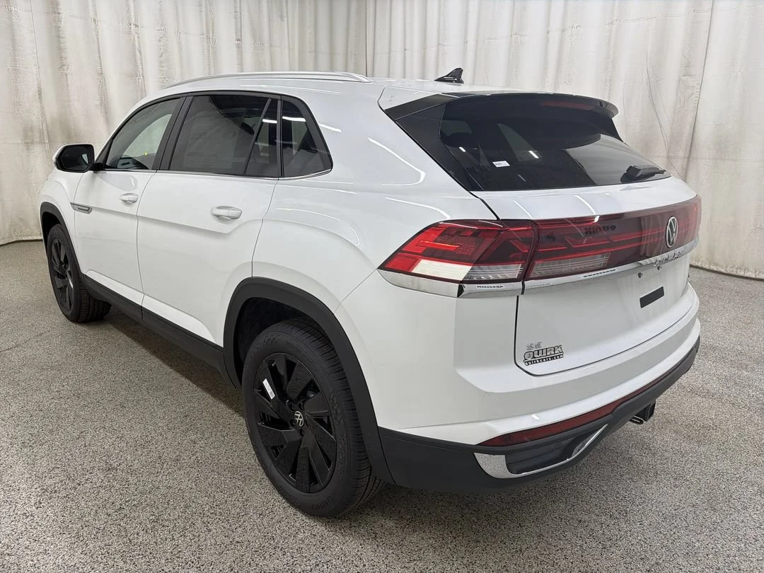 New 2026 Opal White Pearl Volkswagen 2.0T SE w/Technology image 9