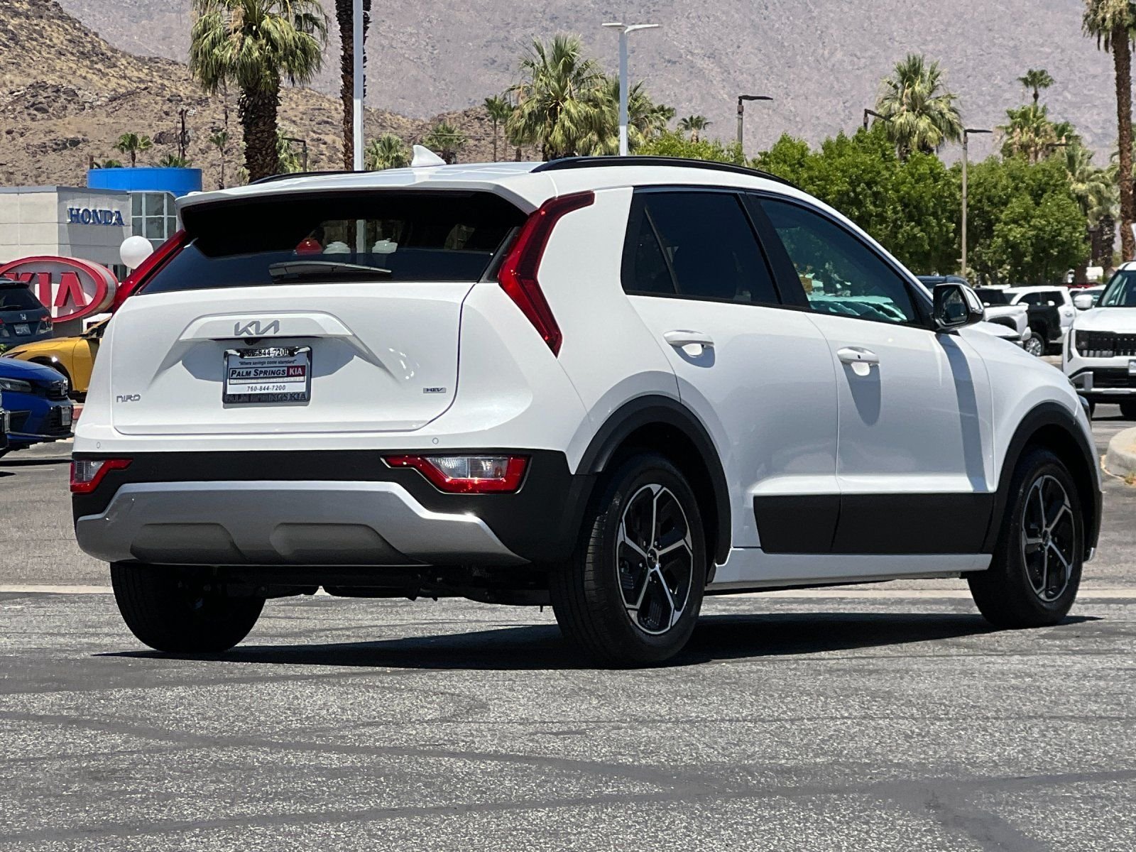 New 2026 Snow White Pearl Kia EX image 3