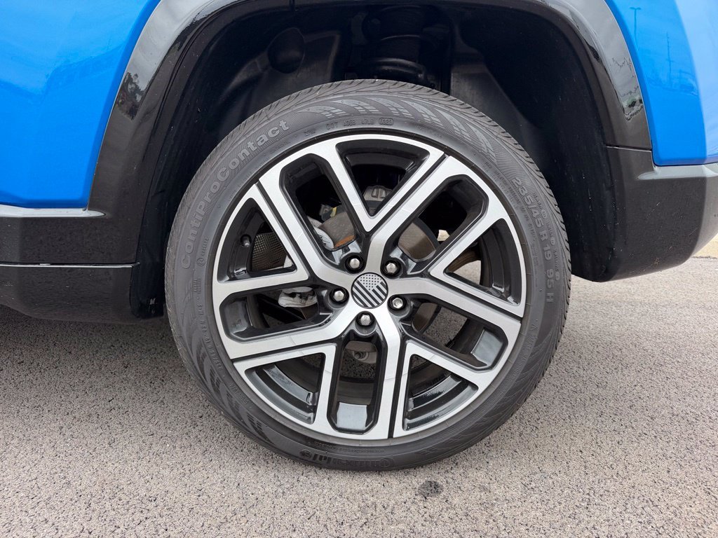 Used 2025 Blue Jeep Limited image 19