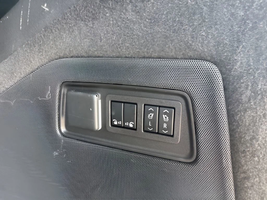Used 2023 Black Raven Cadillac Sport Platinum image 34