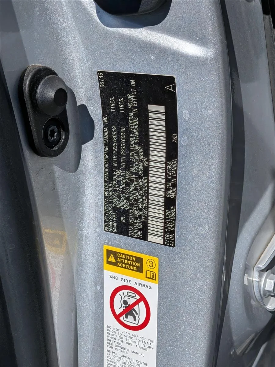 Used 2015 Silver Lining Metallic Lexus  image 25