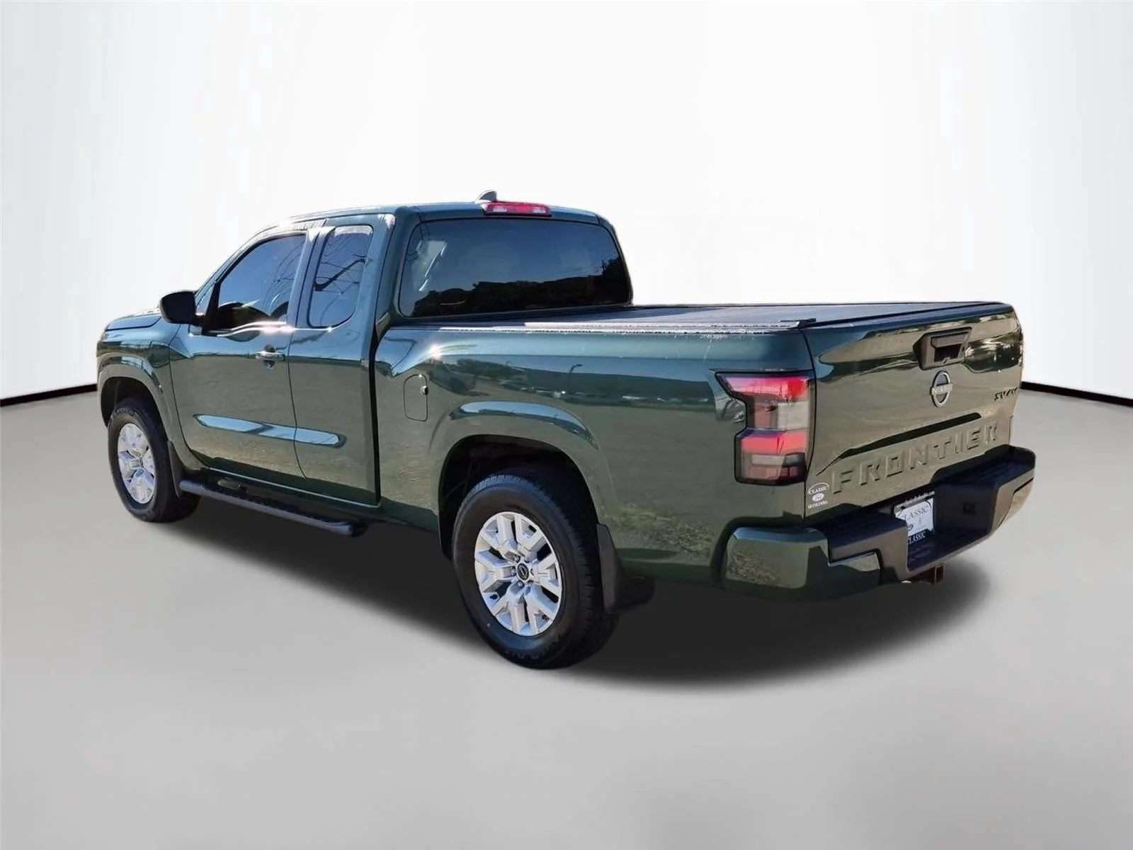 Used 2022 Gun Metallic Nissan SV image 3